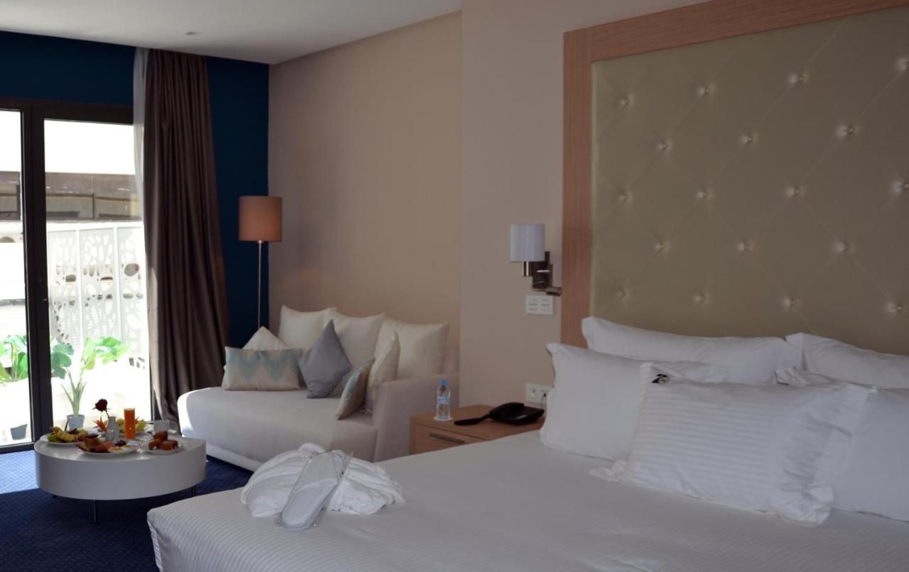 Chambre Lit King-Size - Accessible aux Personnes à Mobilité Réduite